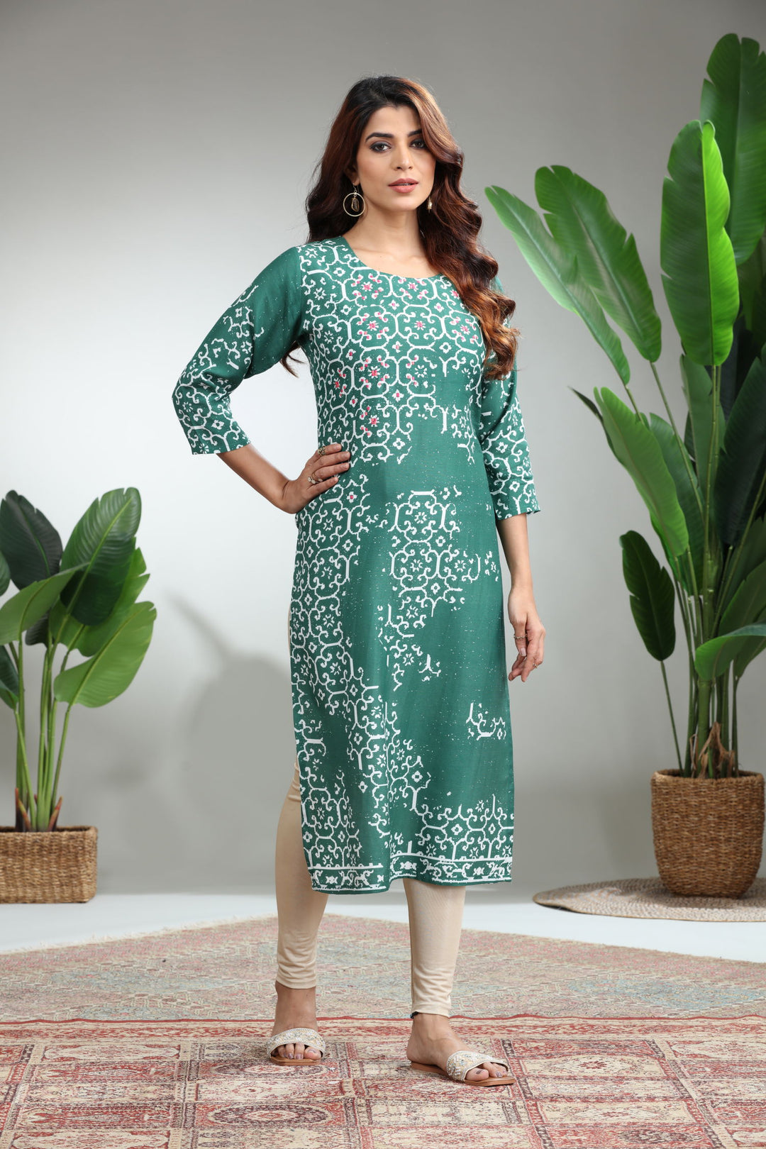 SAMPLE KURTI Green Printed Straight Kurti