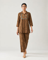 Earthy Brown 