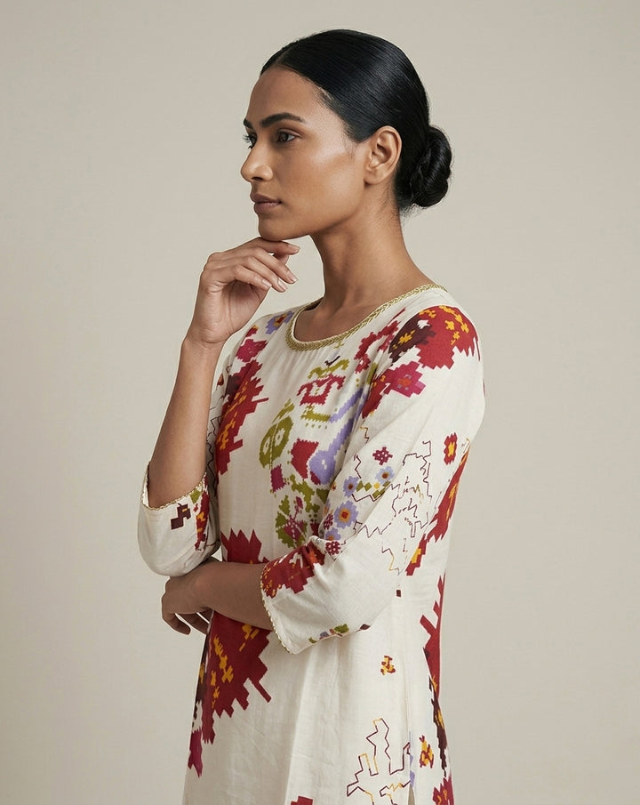 Off-White Contemporary Ikat-Inspired Pixel Print Muslin Kurta