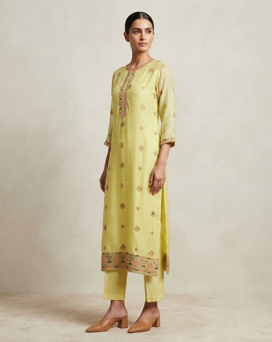 Pale Yellow 