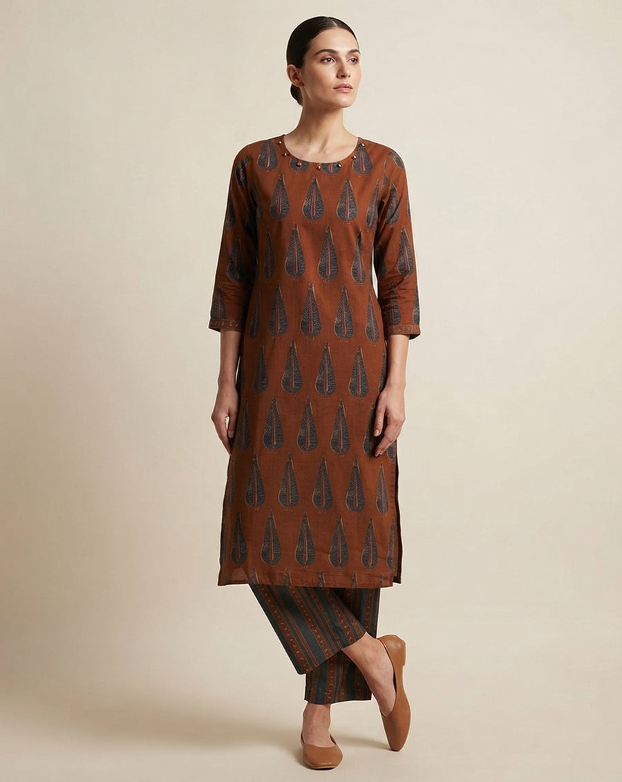 Earthy Brown 