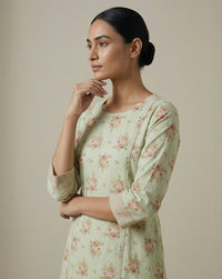 Vintage Floral Pastel Green Straight Kurta 4