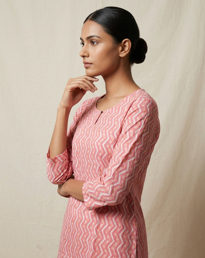 Pink and White Chevron Printed Cotton Straight Kurta