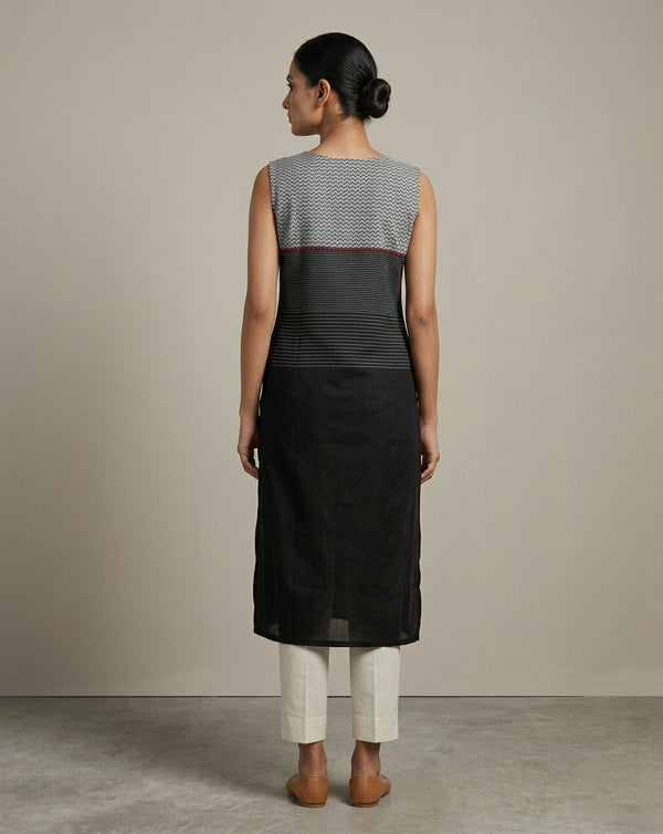 Black and Grey Geometric Color-Blocked Cotton Sleeveless Kurta