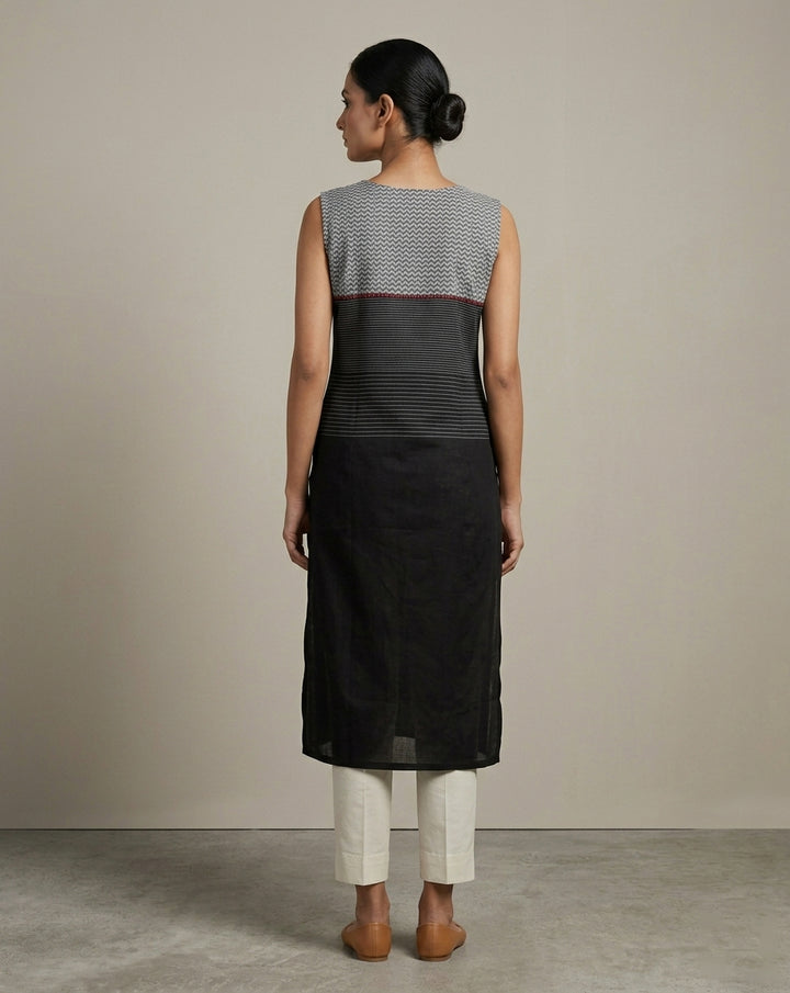 Black and Grey Geometric Color-Blocked Cotton Sleeveless Kurta