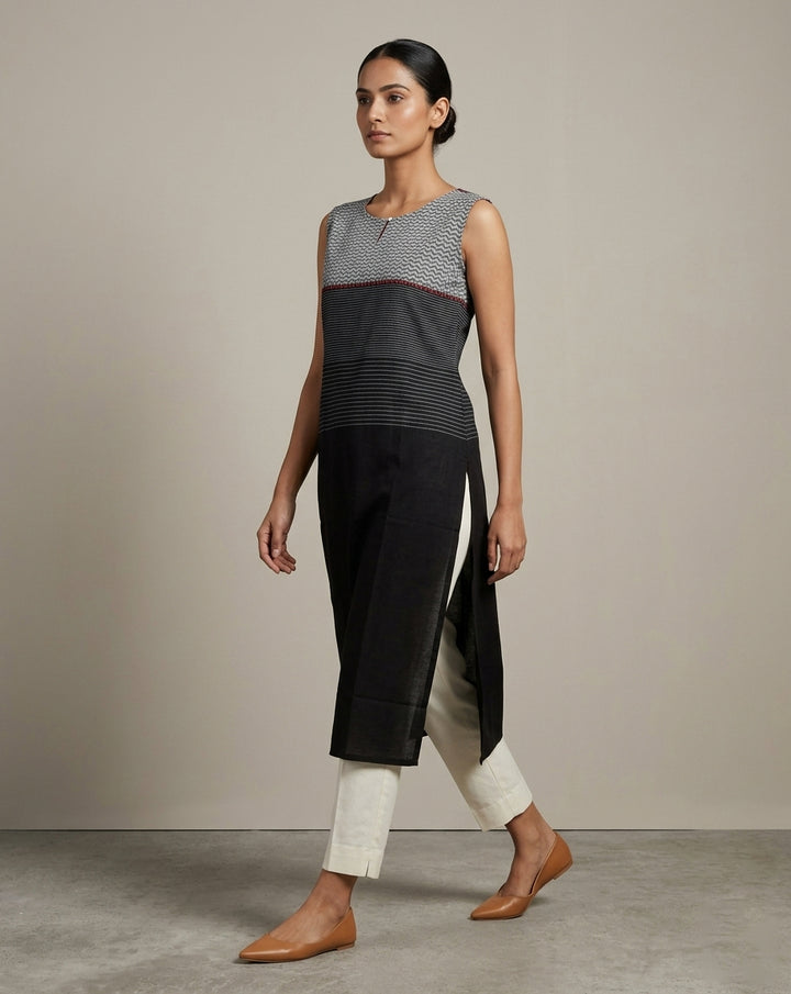 Black and Grey Geometric Color-Blocked Cotton Sleeveless Kurta